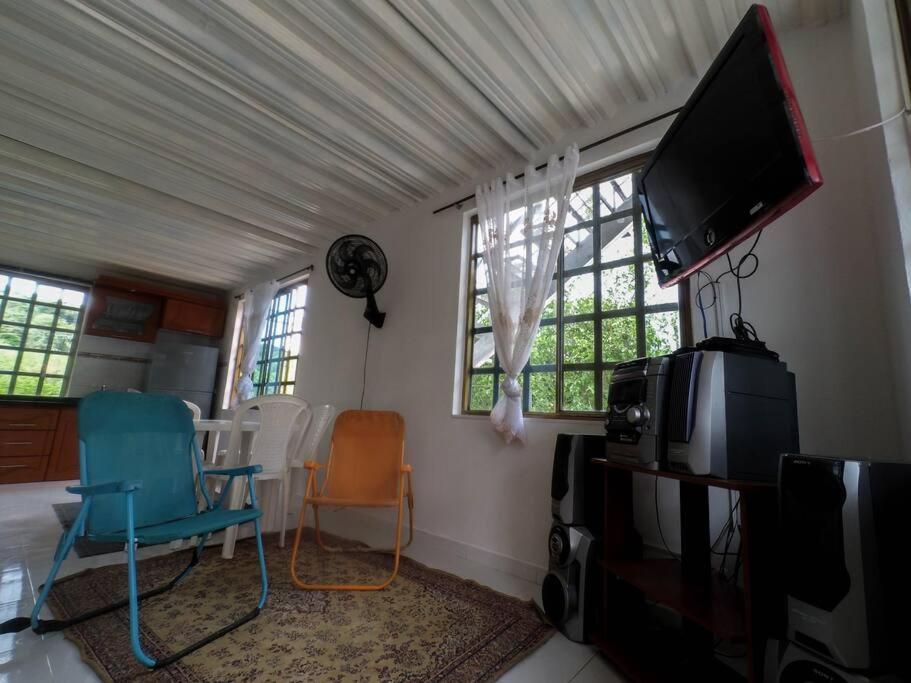 Casa Familiar Y De Descanso Villa Lorenza - Apulo Cund. Buitenkant foto